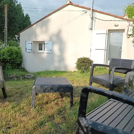 De La Basse Pierre Pres D'ancenis Loire Ferienhaus *