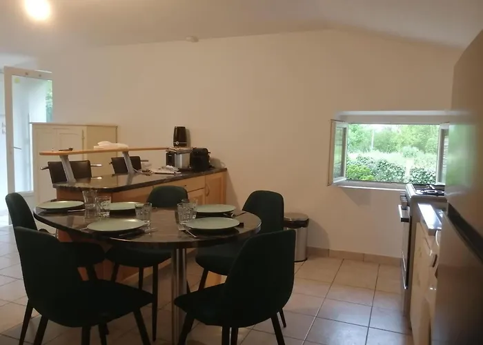 De La Basse Pierre Pres D'ancenis Loire Holiday home Ancenis